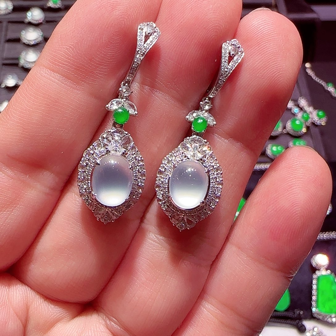 翡翠18K金镶嵌耳饰