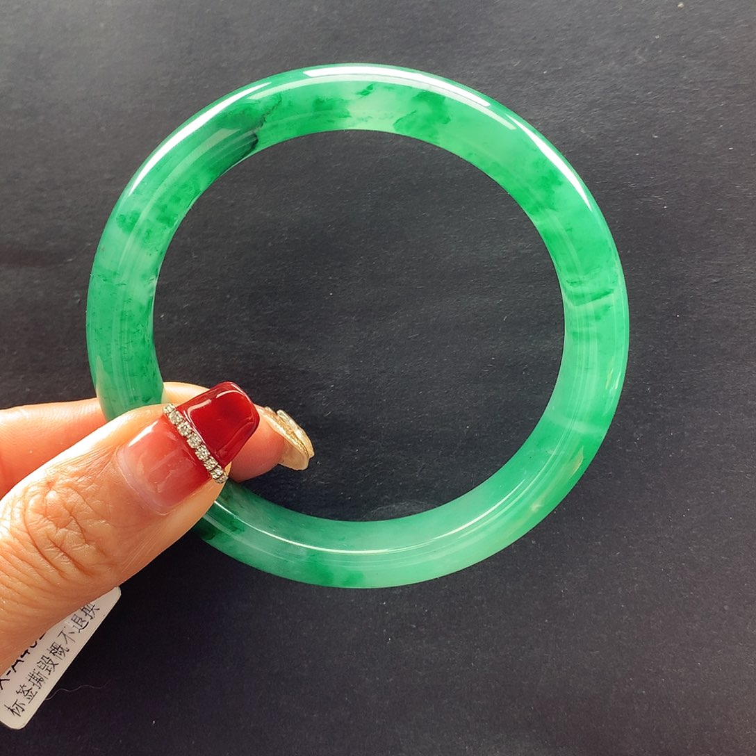 【闪购商品】石英质玉手镯未镶嵌纯**套