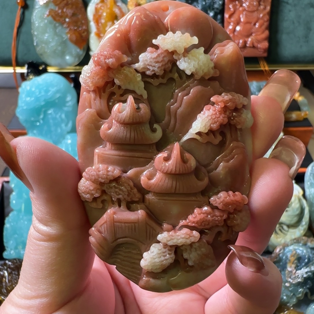 岫玉未镶嵌颈饰山水