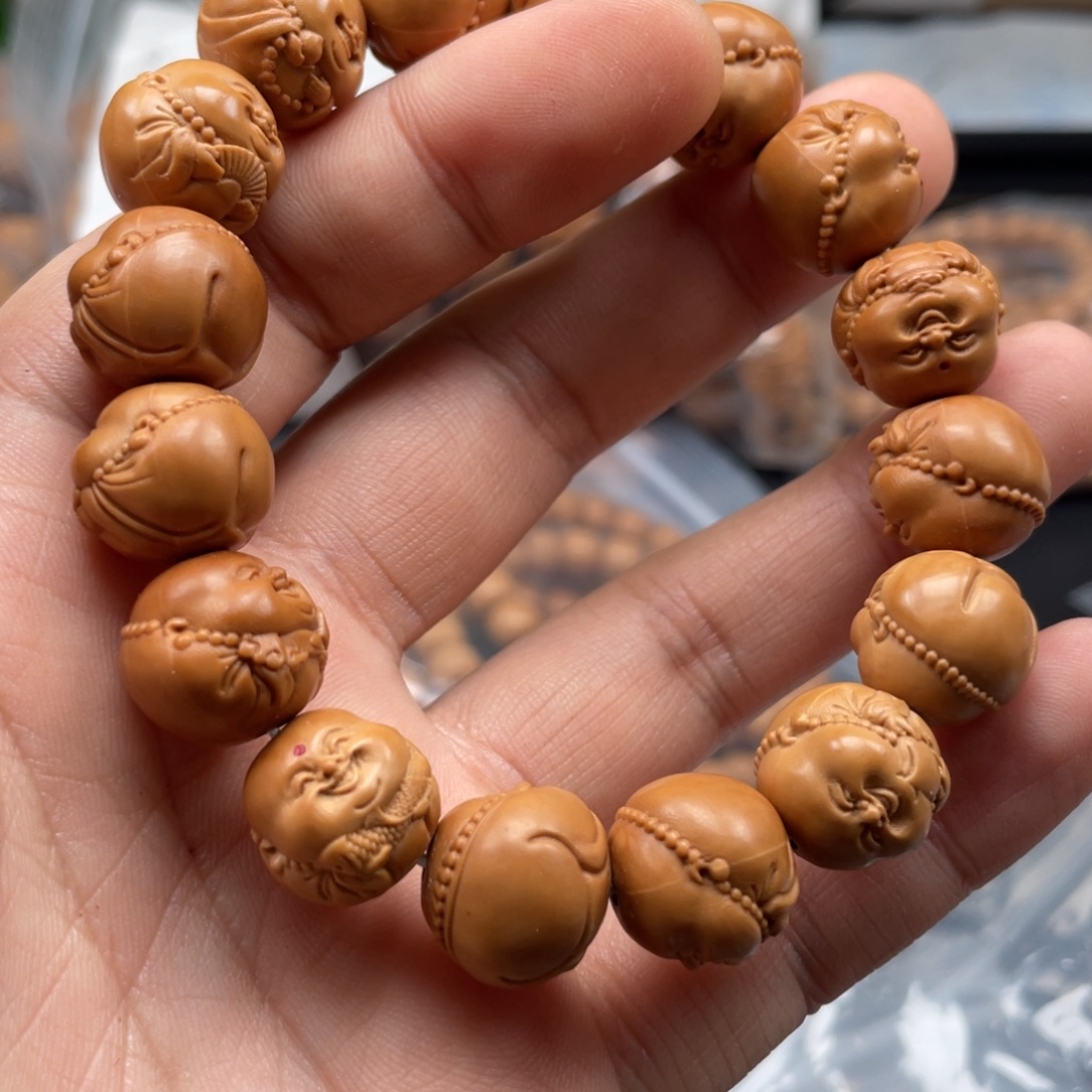 橄榄核吊坠猴头虎