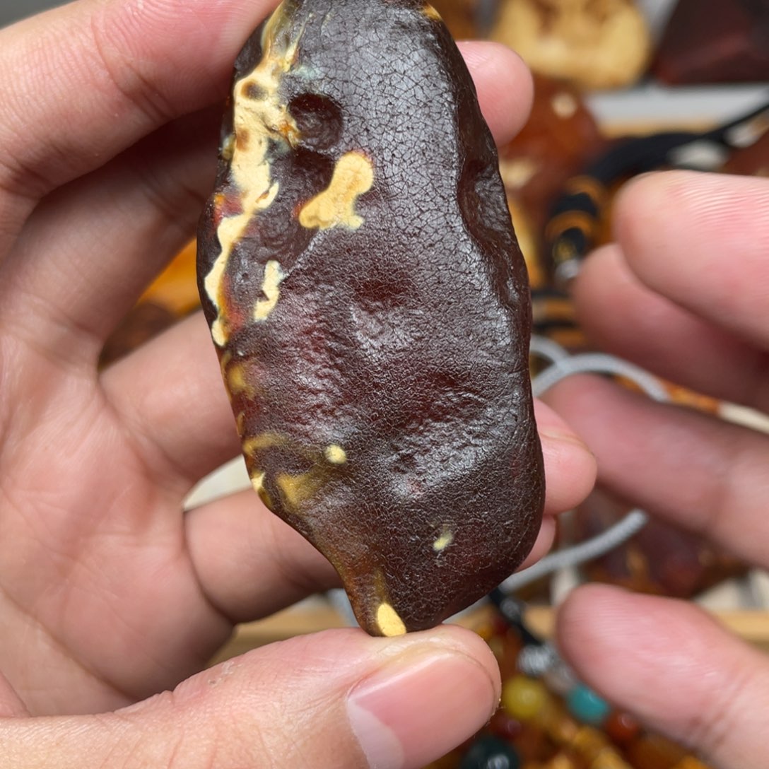 琥珀珠宝奇石未镶嵌