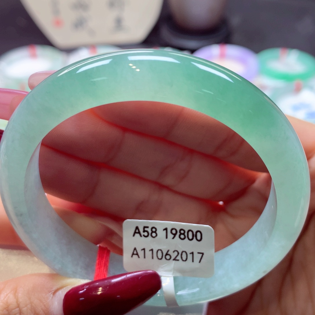 翡翠手镯未镶嵌正圈10号66