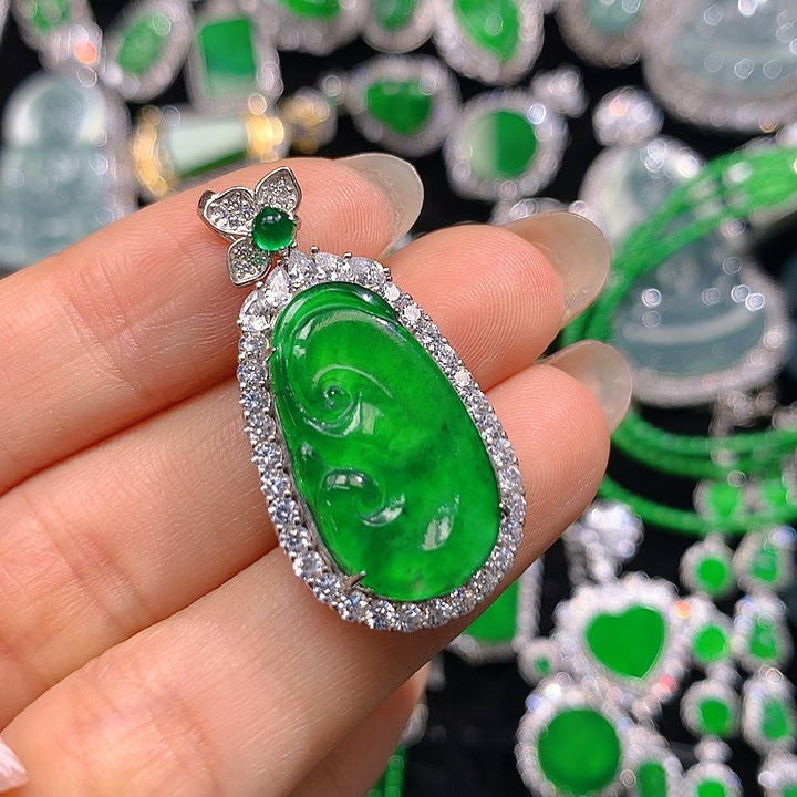 翡翠颈饰未镶嵌翡翠