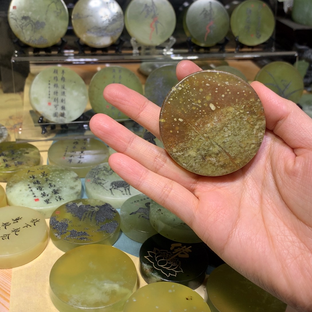 蛇纹石玉合金雕刻品