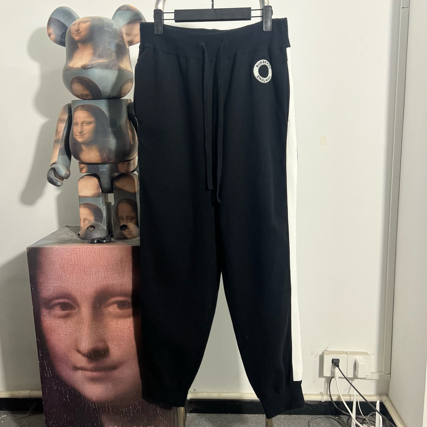 99新 BURBERRY/博柏利 植绒logo长裤尺码：L 裤长106 腰围39