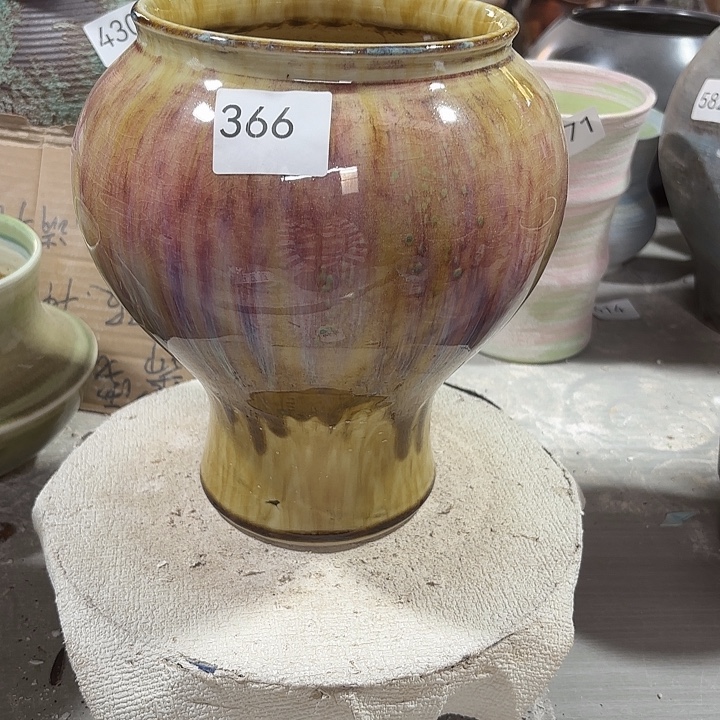 陶摆件高23，口13，有孔366，瑕疵处理、