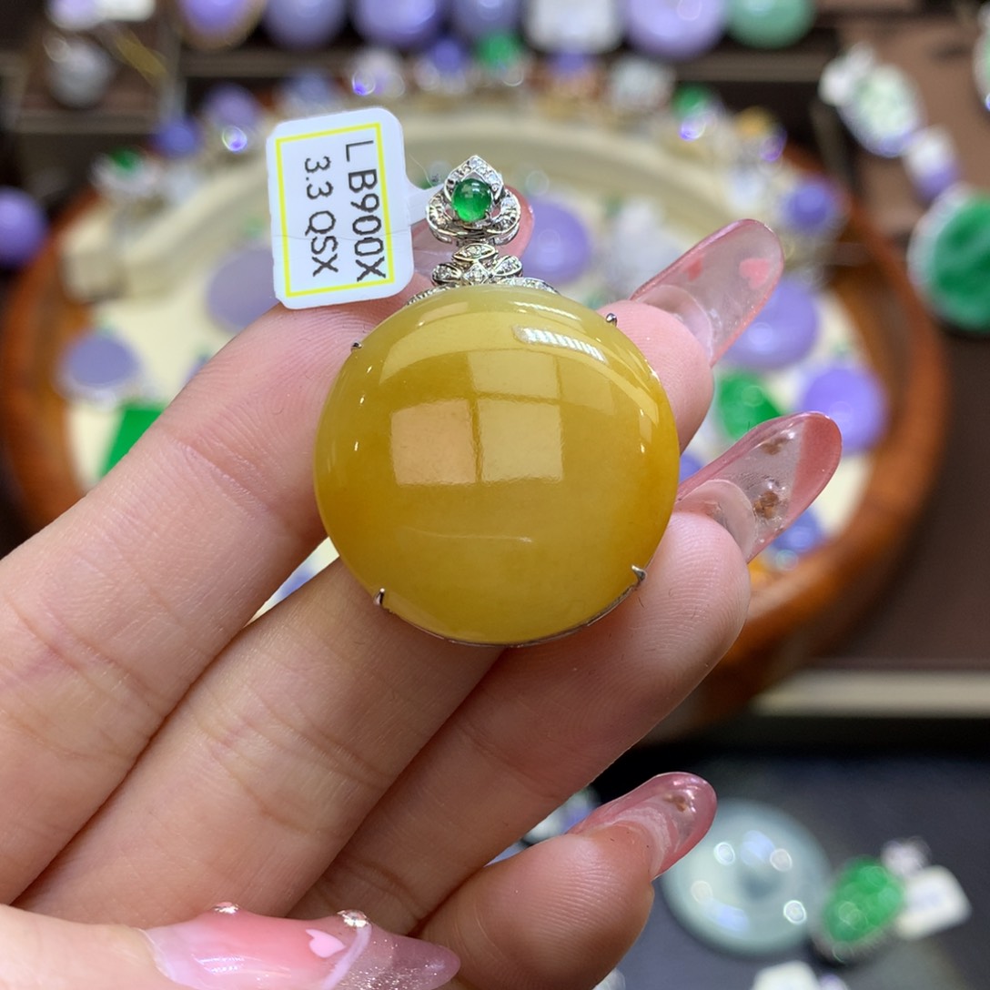 翡翠颈饰18K金镶嵌翡翠