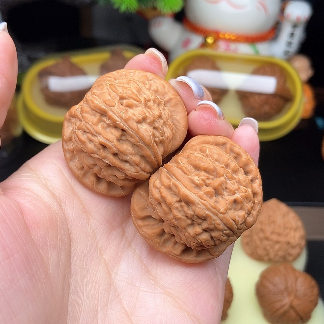 文玩核桃吊坠38闷白