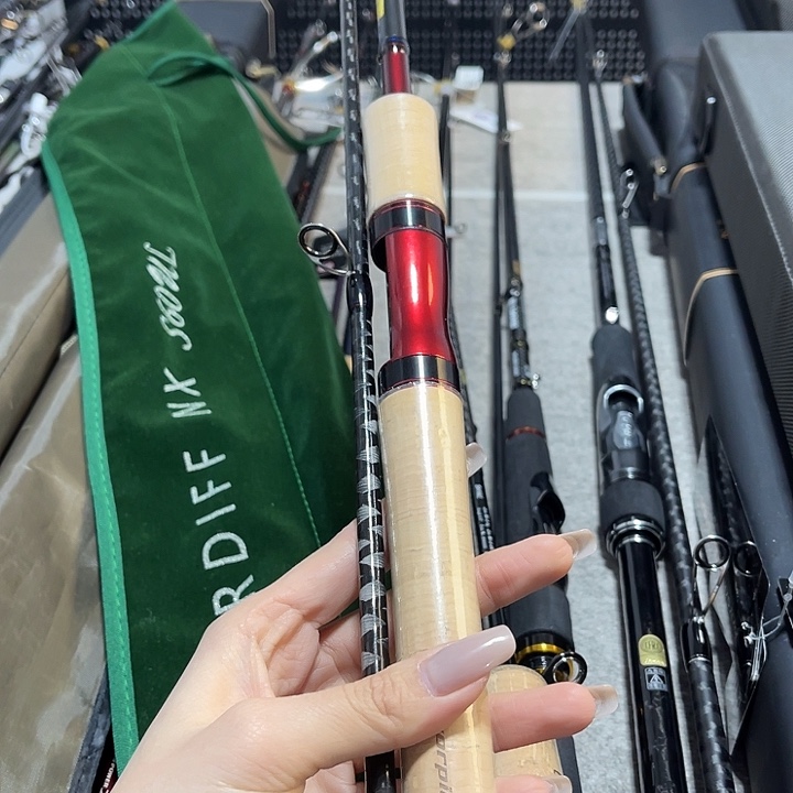 用***品3.8m碳素精品路亚2832