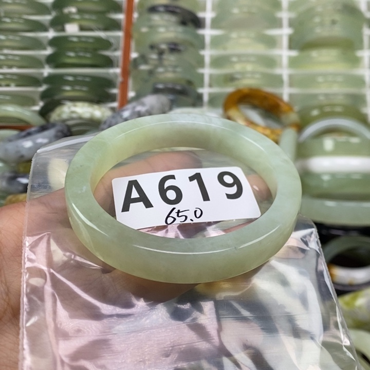 梅***雪蛇纹石玉未镶嵌手镯