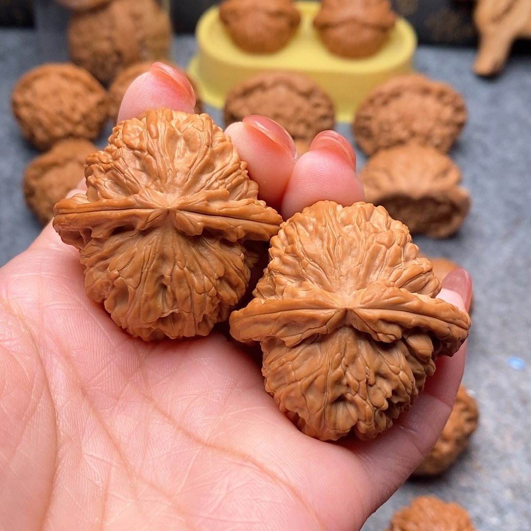 文玩核桃把件精品三角球白41全品