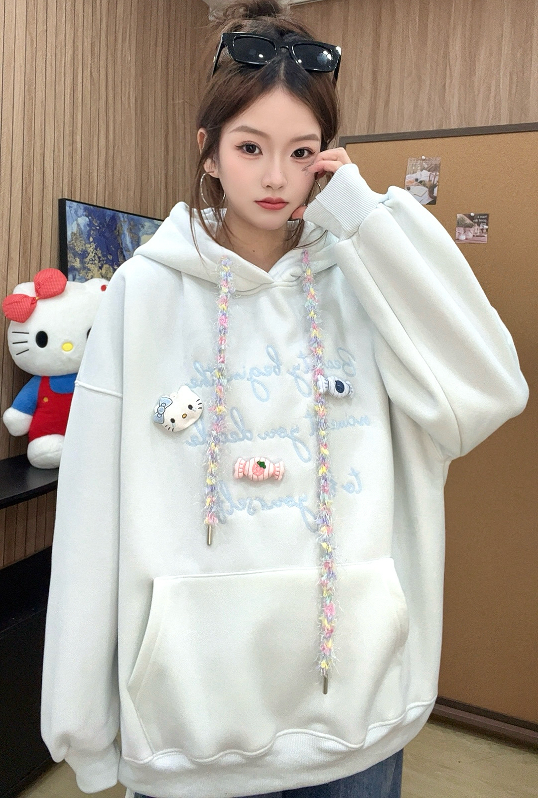 加绒加厚连帽宽松套头重工刺绣卫衣女2025新款爆款慵懒风上衣