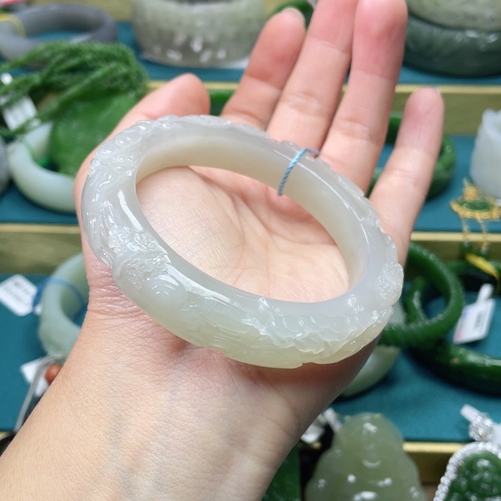 和田玉手镯56圈口 编号50未镶嵌