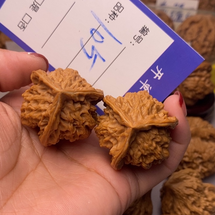 文玩核桃把件105号三棱