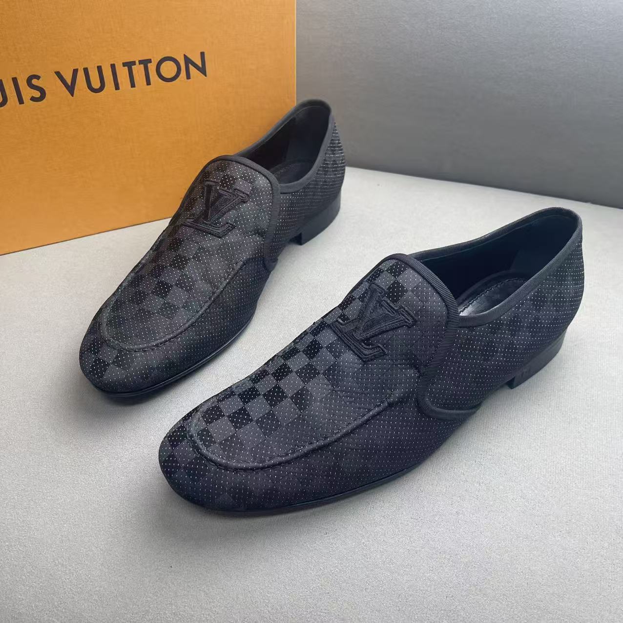 99新 LouisVuitton/路易威登 黑色网面棋盘格大logo时尚皮鞋 43码