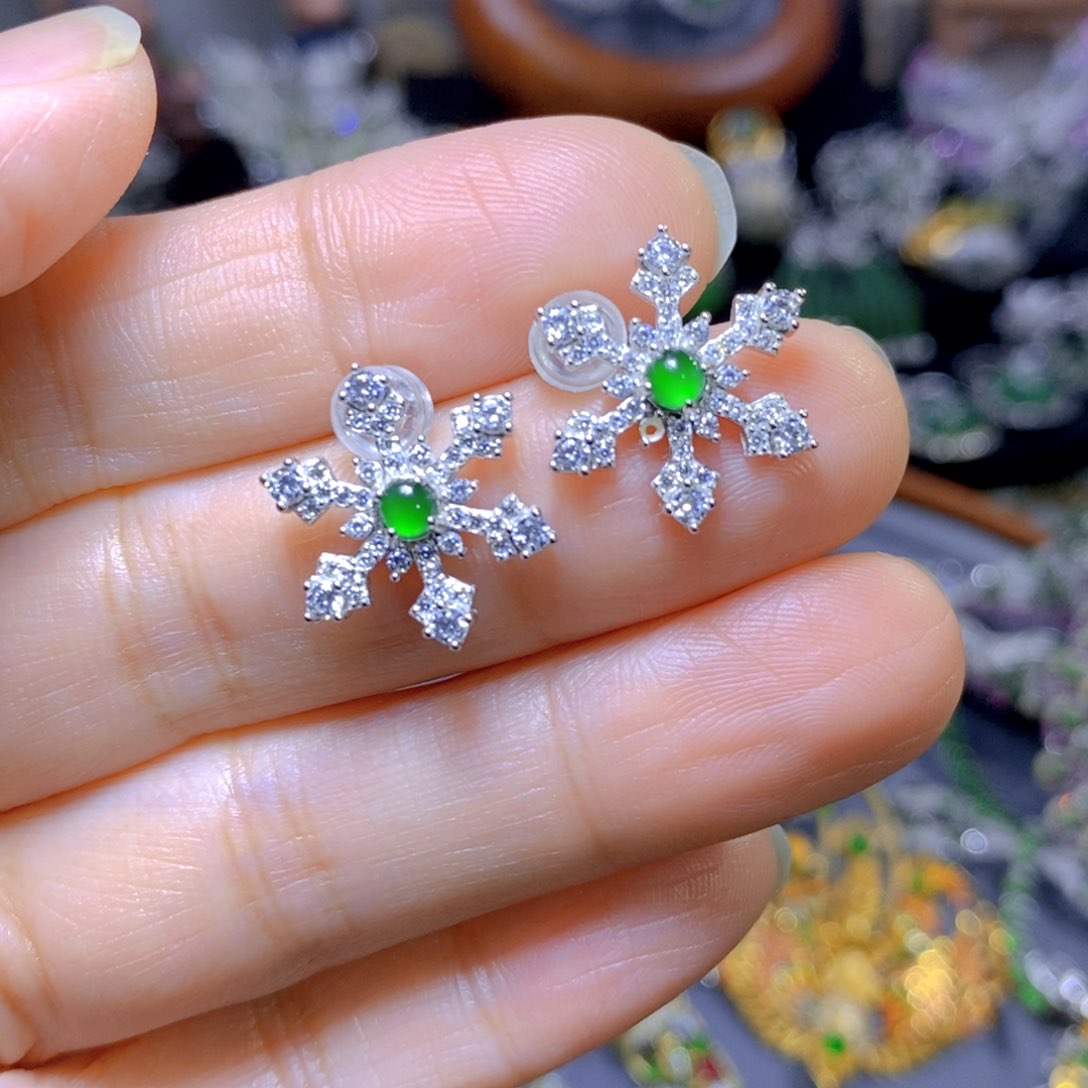 翡翠颈饰银S925镶嵌天然翡翠