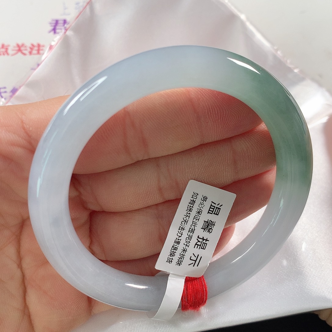 翡翠手镯未镶嵌①⑦①
