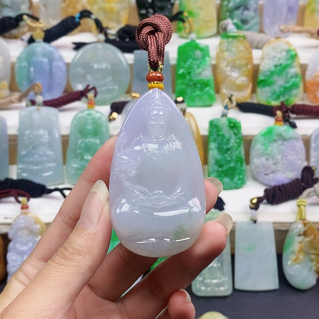 颈饰未镶嵌翡翠观音