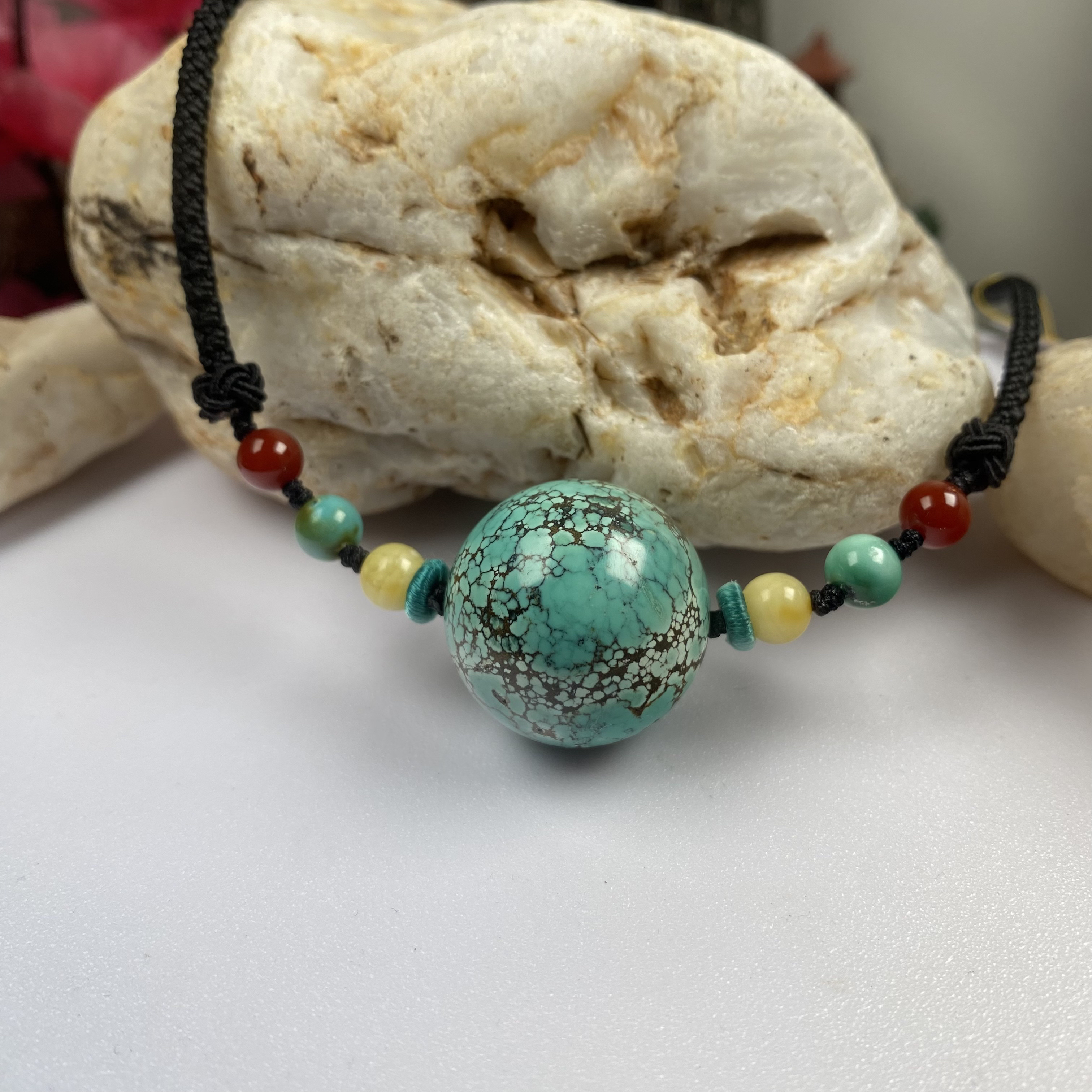 2022湖北原矿高瓷网花绿松石圆珠锁骨链一物一证