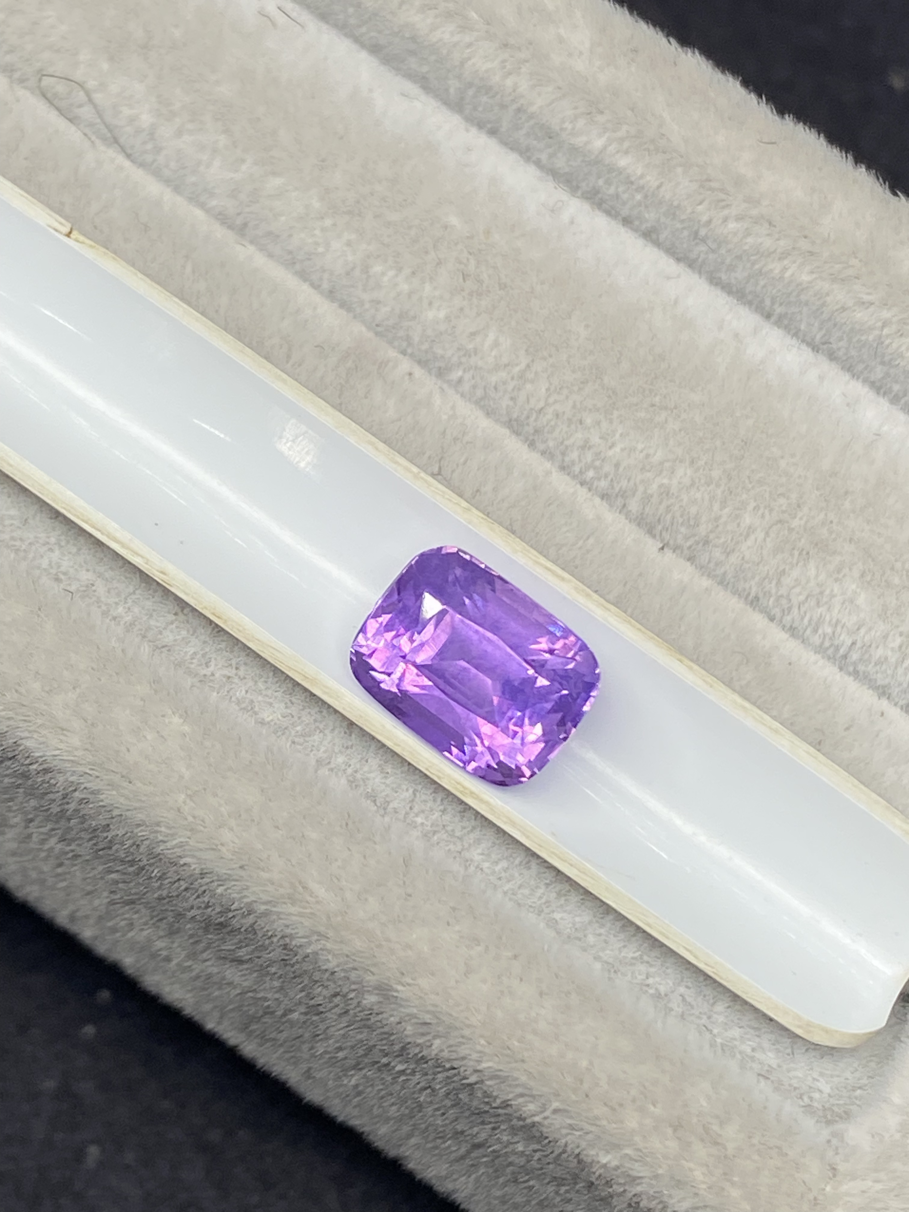 2.43克拉无烧紫色蓝宝石裸石未镶嵌