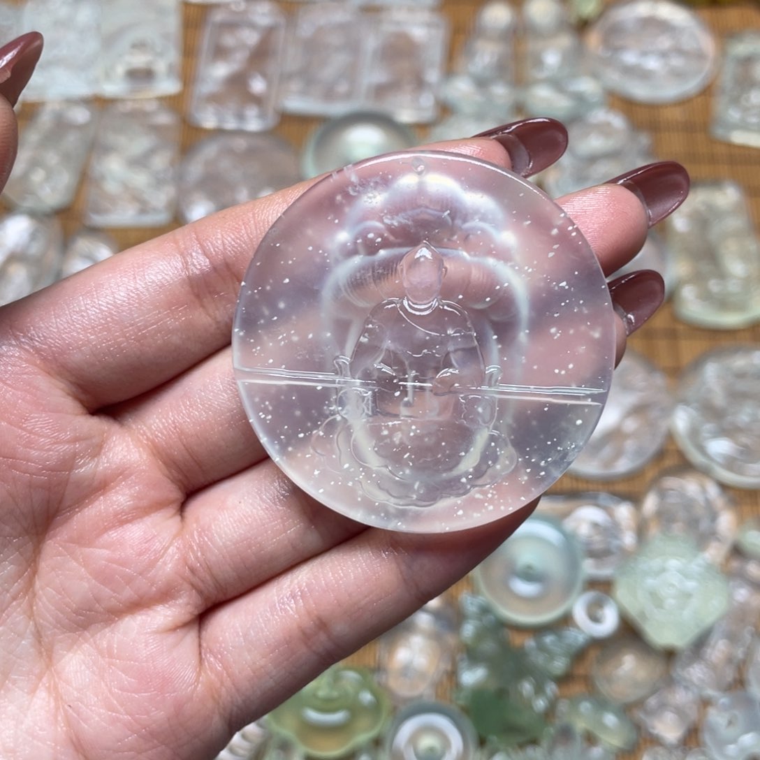 未镶嵌蛇纹石玉颈饰暴***哥