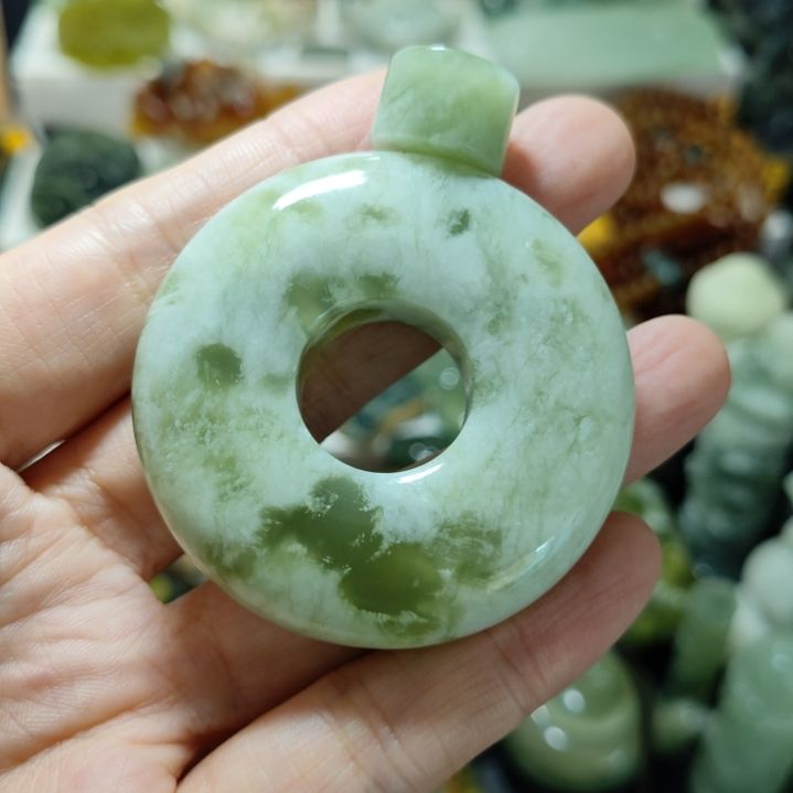 岫玉未镶嵌平安扣 