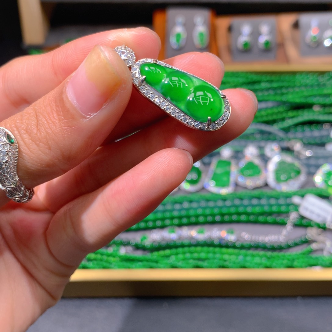 翡翠戒指未镶嵌天然翡翠