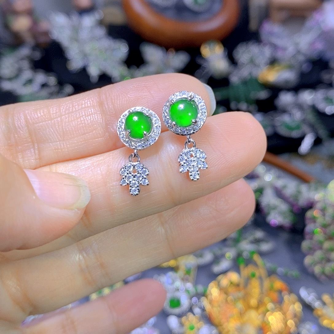 翡翠颈饰银S925镶嵌天然翡翠