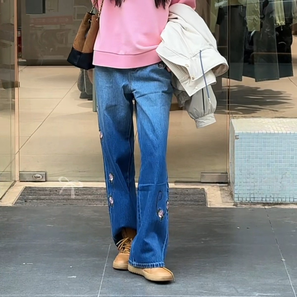 做旧洗水刺绣牛仔长裤女高腰宽松直筒裤复古阔腿裤子