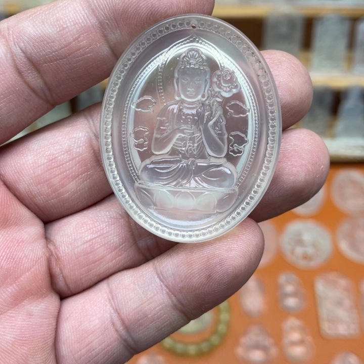 吧***爱蛇纹石玉未镶嵌颈饰
