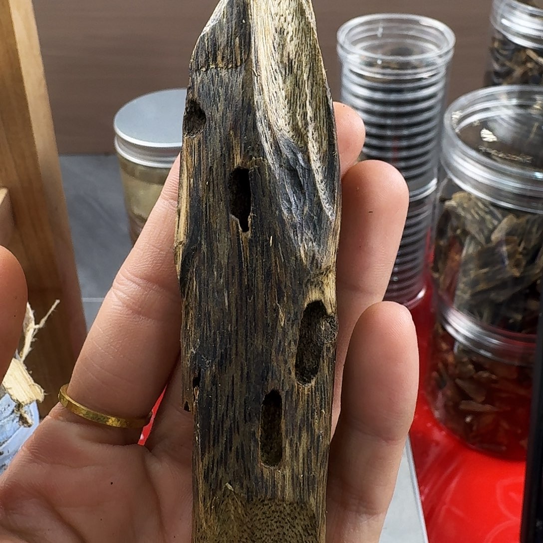 香料绿奇楠虫漏白棋18克