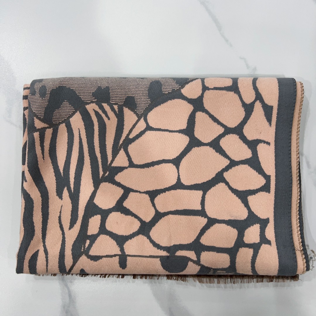 时尚百搭围巾A050