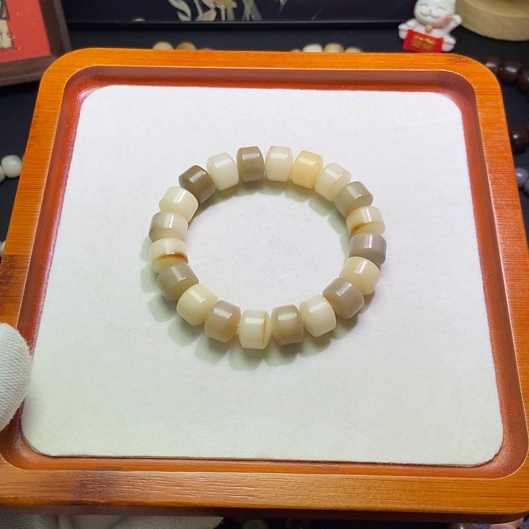 吊坠菩提根/象牙果卡13金轮微瑕0234