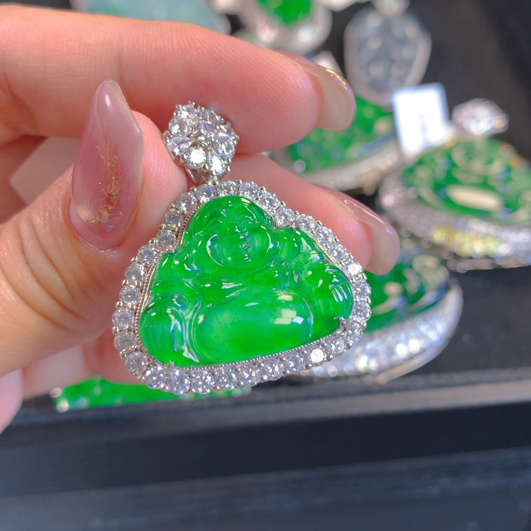 翡翠颈饰银S925镶嵌翡翠