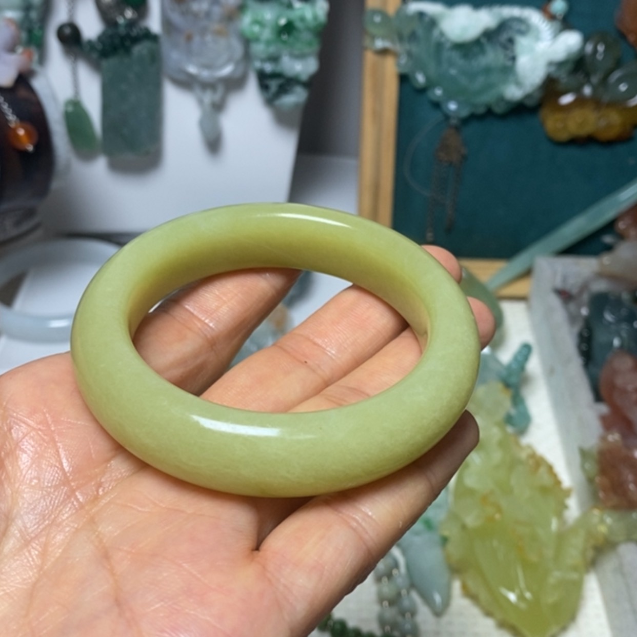 【闪购商品】翡翠吊坠(赠链)未镶嵌