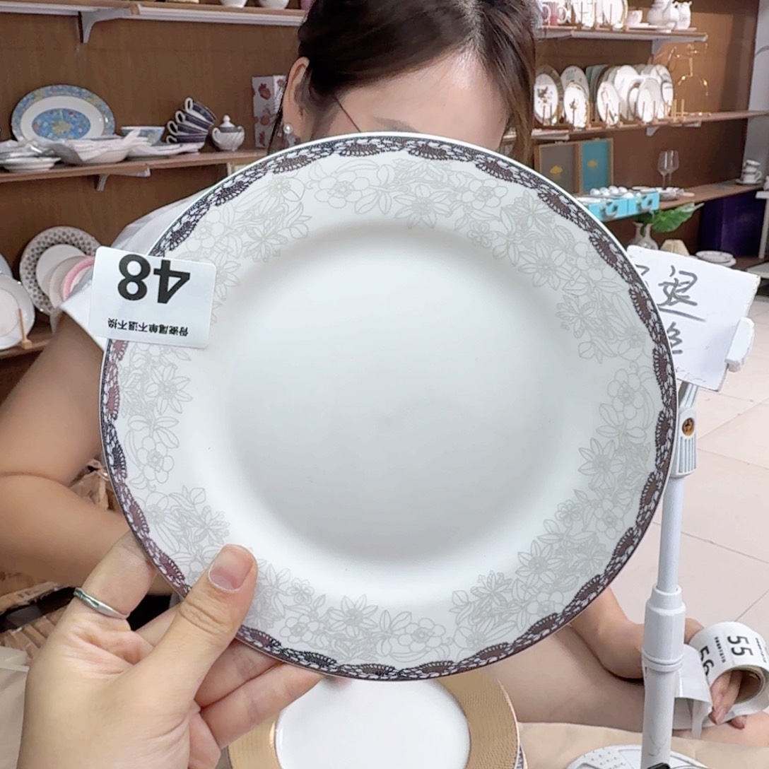 骨瓷19cm一个平盘瑕疵品不忒不还