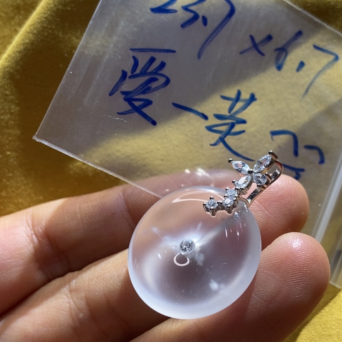 爱***芙石英质玉银S925镶嵌颈饰