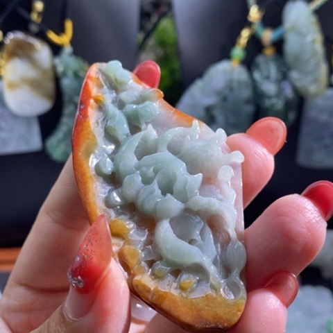 【闪购商品】颈饰未镶嵌翡翠鱼