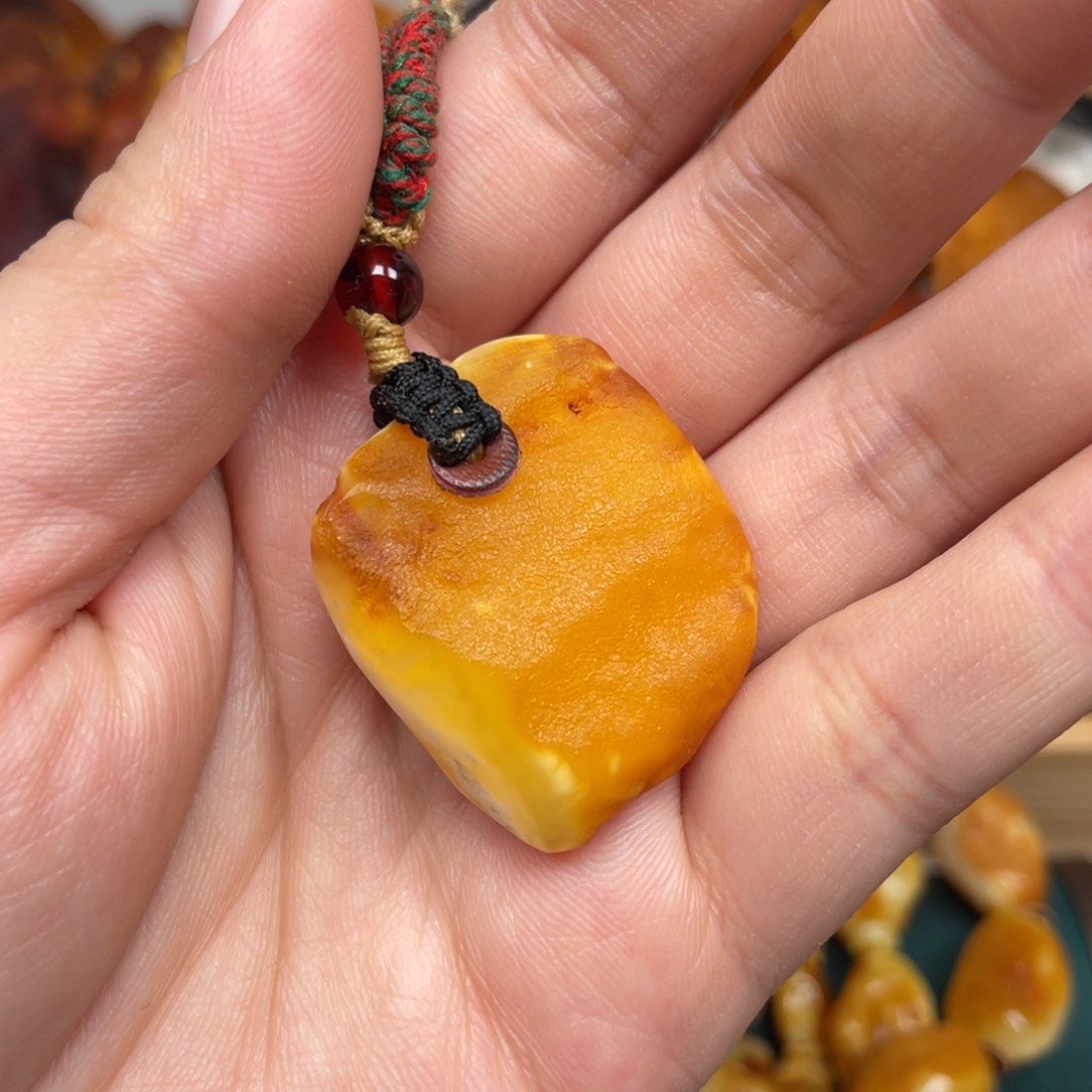 蜜蜡珠宝奇石未镶嵌