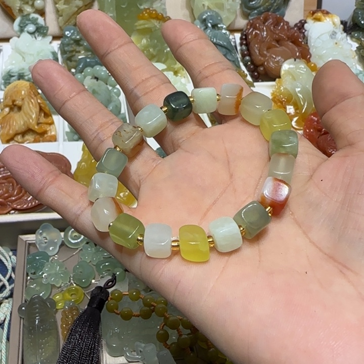 蛇纹石玉吊坠未镶嵌