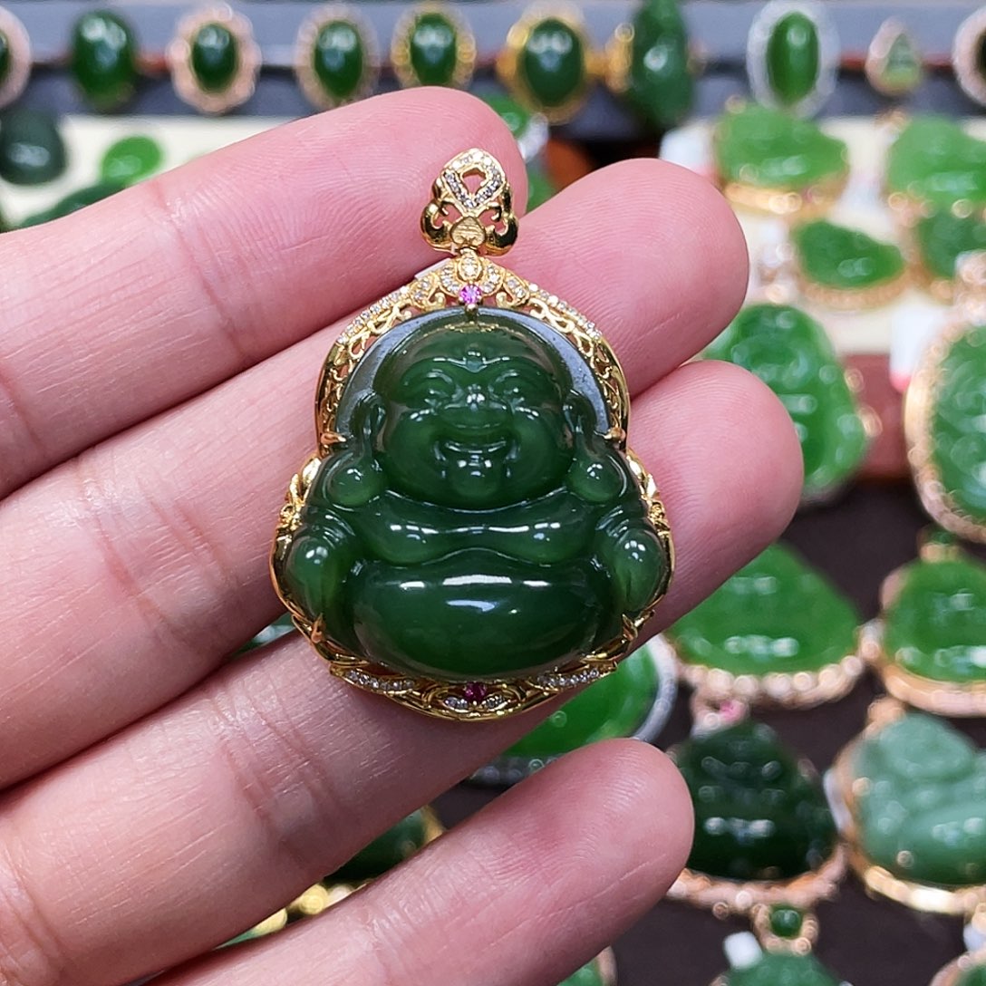 和田玉（碧玉）颈饰18K金镶嵌佛公28mm