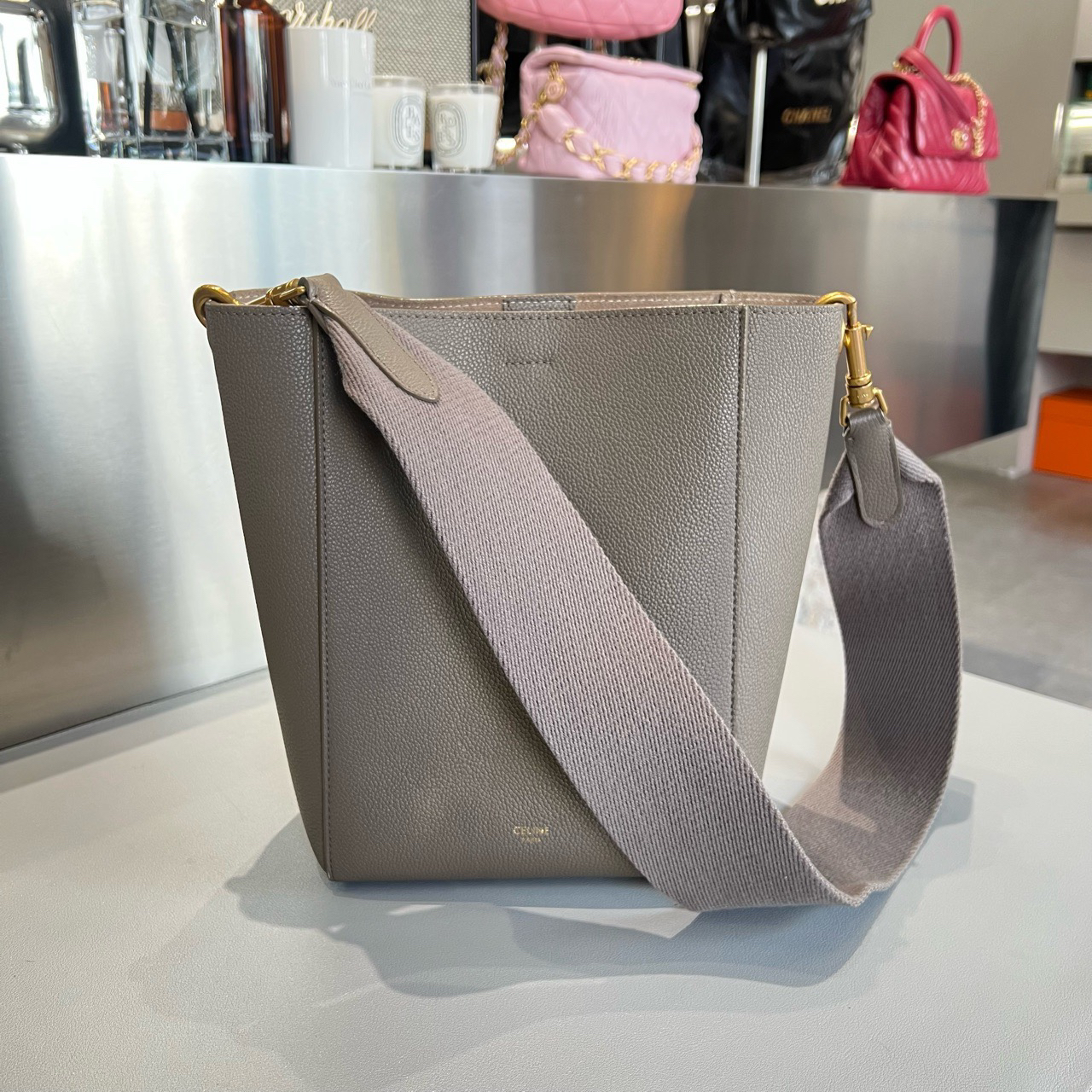 95新 Celine/思琳 sangle水桶大象灰