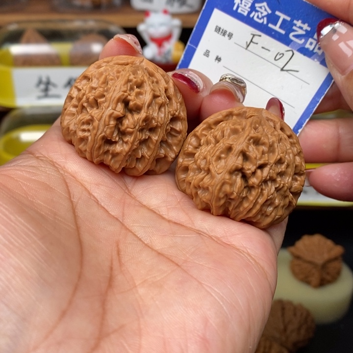 文玩核桃吊坠38白狮子