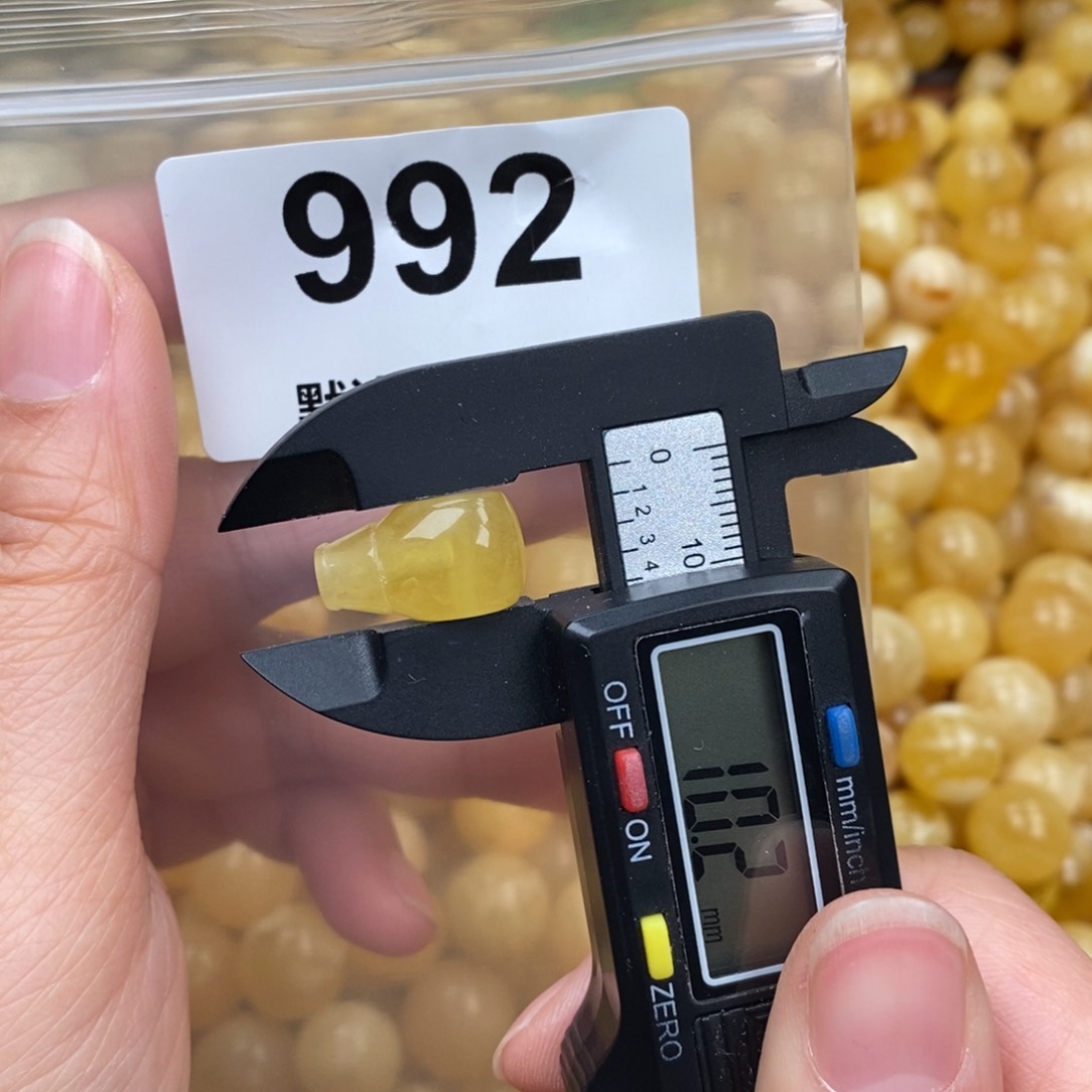 蜜蜡珠宝奇石未镶嵌