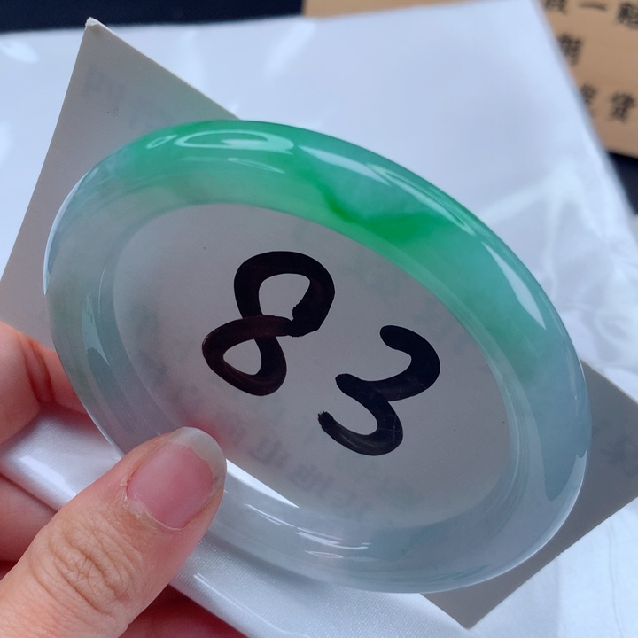 翡翠手镯（圆镯）未镶嵌冰浓阳绿