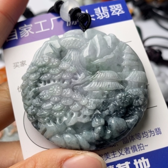 翡翠颈饰未镶嵌翡翠