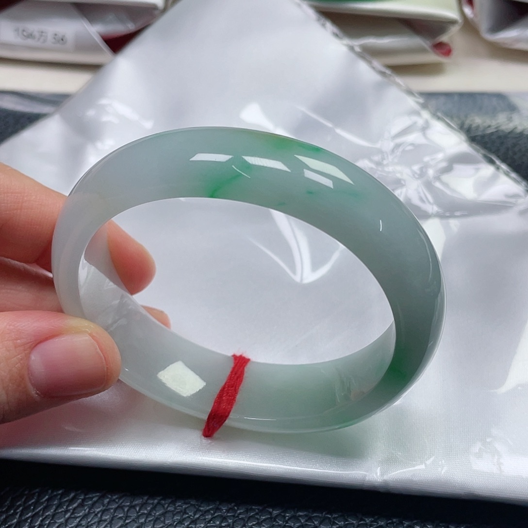 未镶嵌手镯（贵妃镯）翡翠小***嘟缅甸翡翠