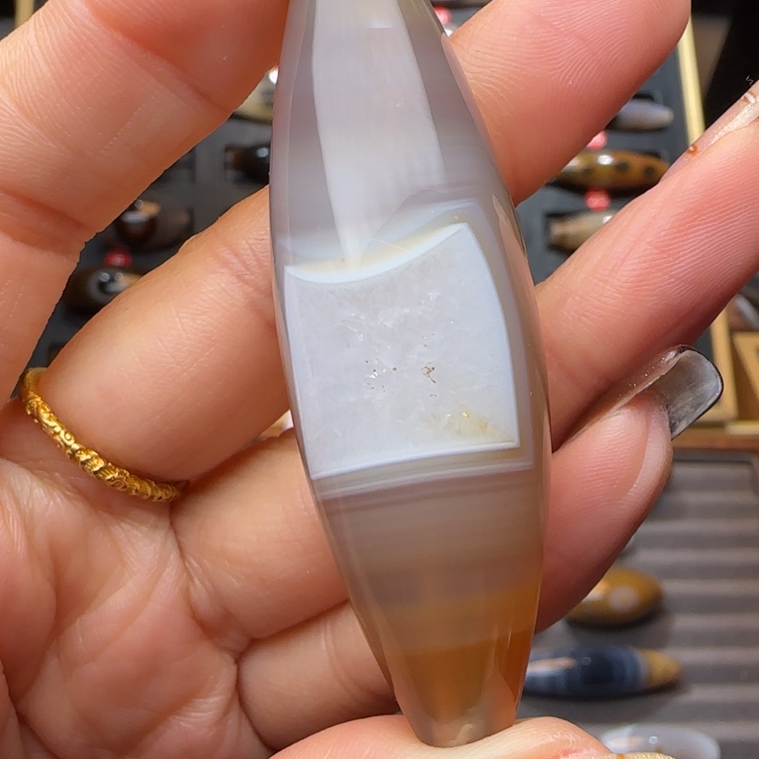 吉***满玛瑙/玉髓未镶嵌颈饰