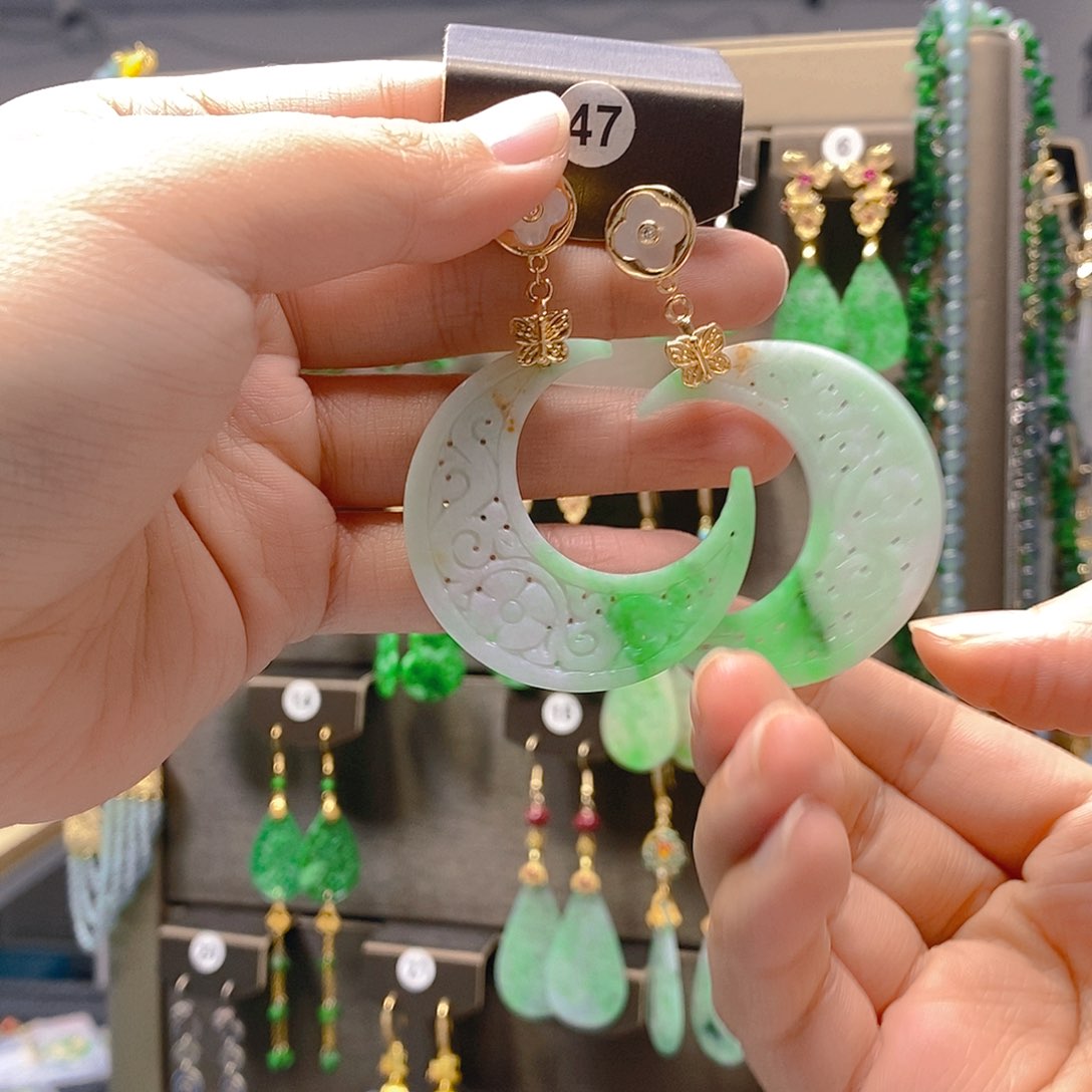 未镶嵌翡翠耳饰翡翠