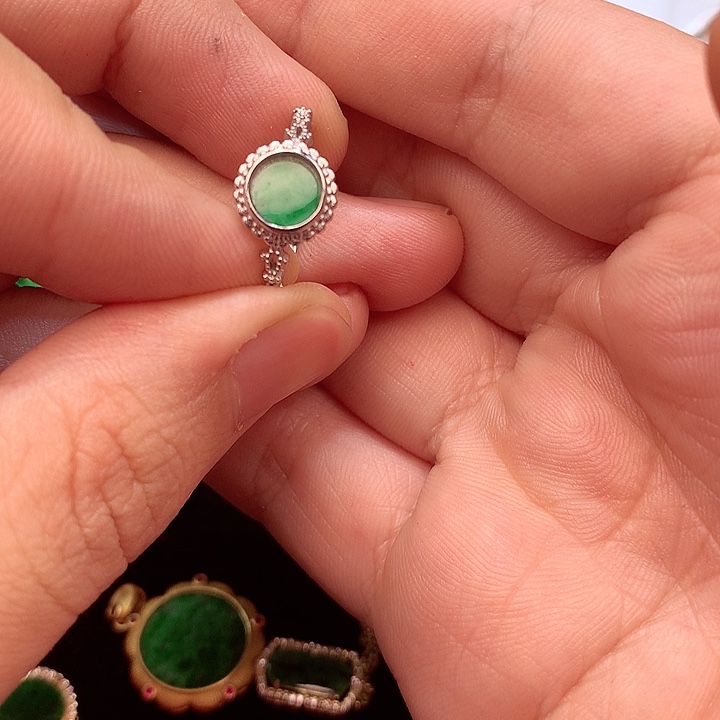 翡翠颈饰银S925镶嵌翡翠